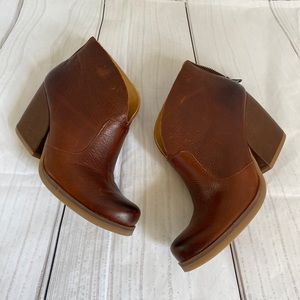 NWOT KORKS Gemini Booties 🍂🎃